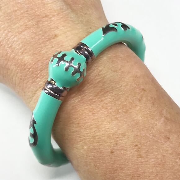 Arte D’Argento Sterling Silver Italy Mint Green Enamel Hinged Bangle Bracelet - Picture 8 of 13
